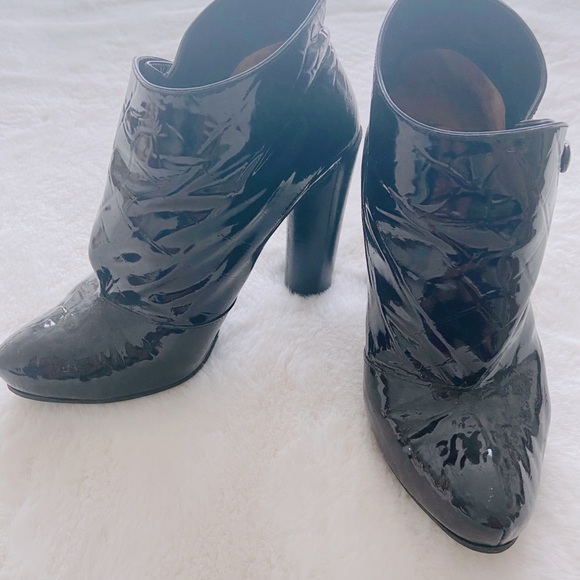 Authentic LOUIS VUITTON Croco Embossed Patent Calfskin Ankle Boots-size 36 Black - Picture 2 of 4